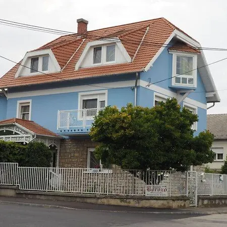 Jakab Vendeghaz Apartment