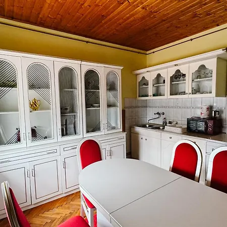 Jakab Vendeghaz Apartment